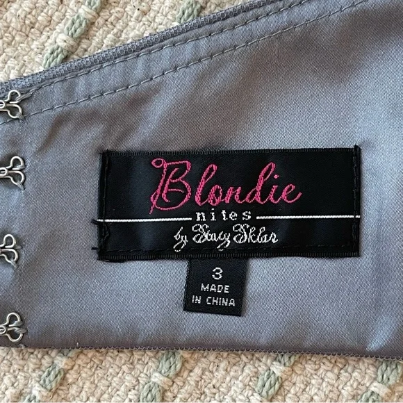 Blonde Nites - Embellished Halter Crop Top - Size 3 - Picture 7 of 7